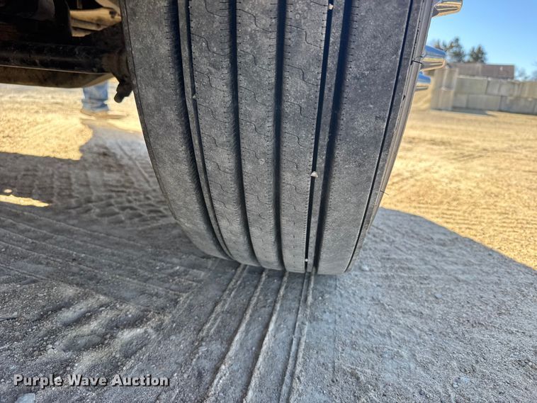 image for item FB0933 2012 Freightliner Coronado semi truck