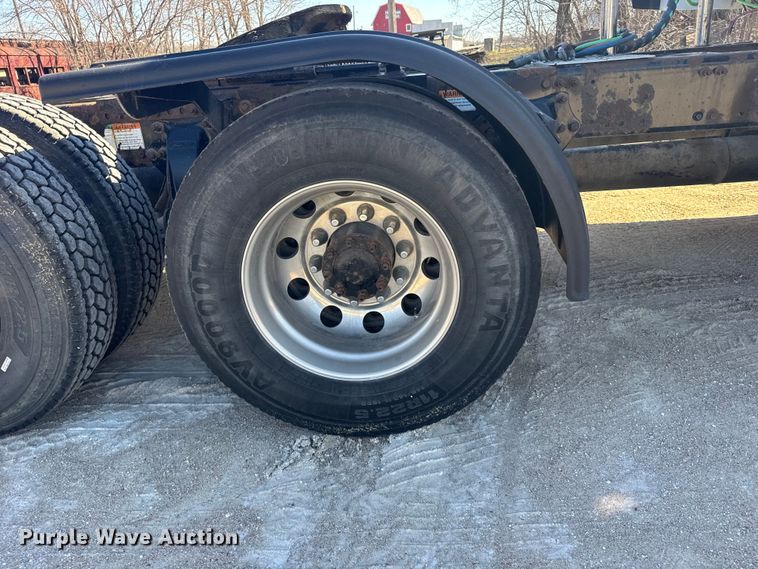 image for item FB0933 2012 Freightliner Coronado semi truck