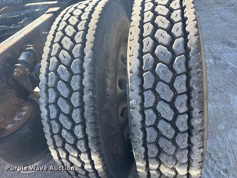 image for item FB0933 2012 Freightliner Coronado semi truck