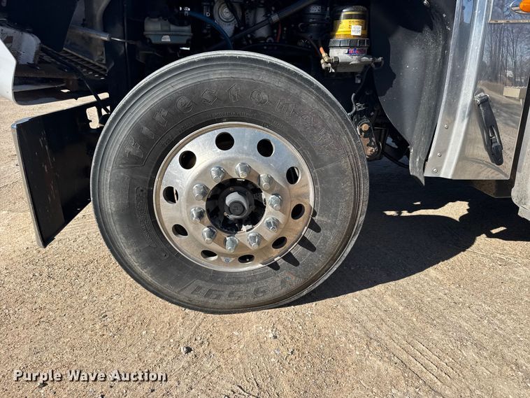 image for item FB0933 2012 Freightliner Coronado semi truck