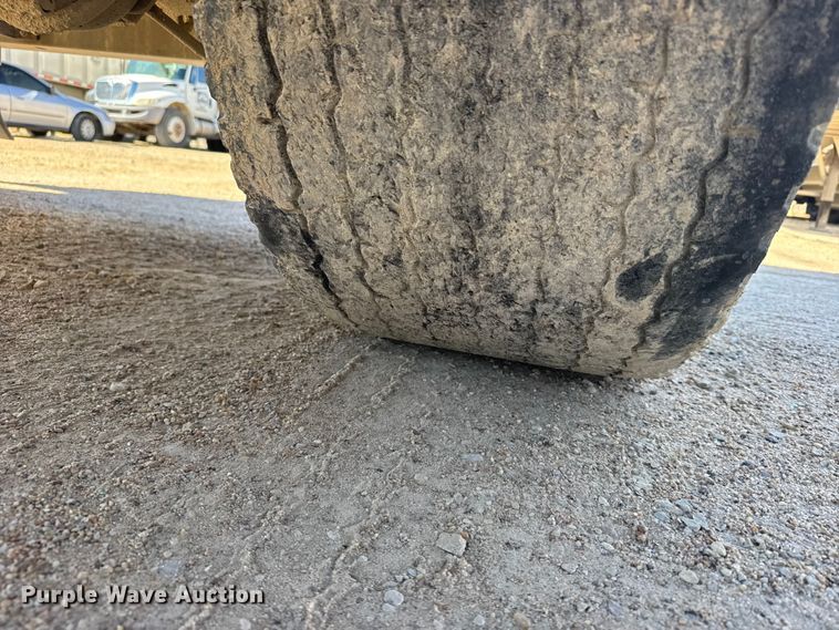 image for item FB0934 2008 Reitnouer Inc Maximizer flatbed trailer