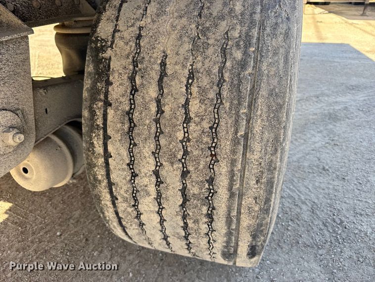 image for item FB0934 2008 Reitnouer Inc Maximizer flatbed trailer