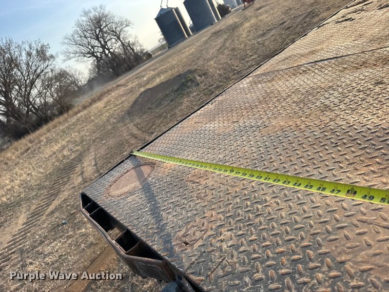 image for item FB0953 2005 International 9400i flatbed truck