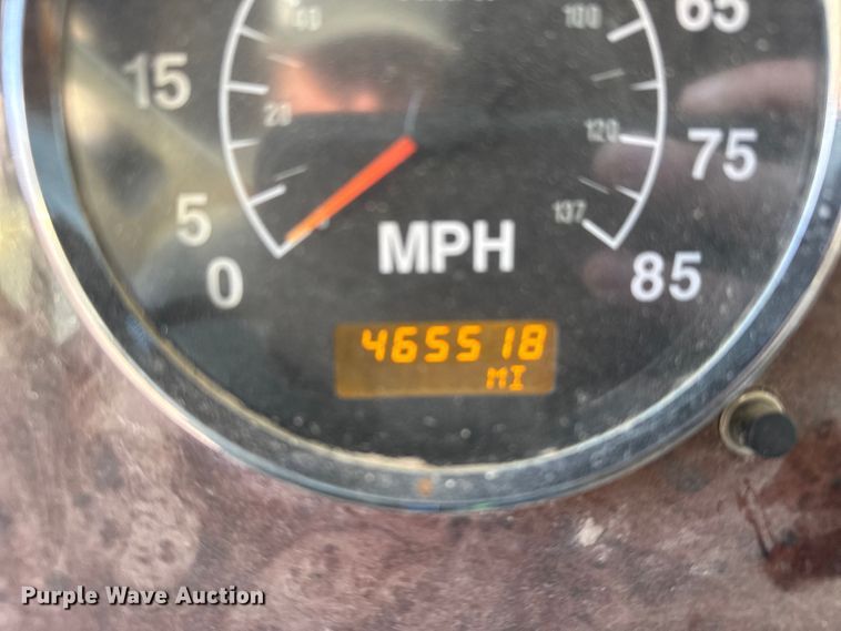 image for item FB0953 2005 International 9400i flatbed truck