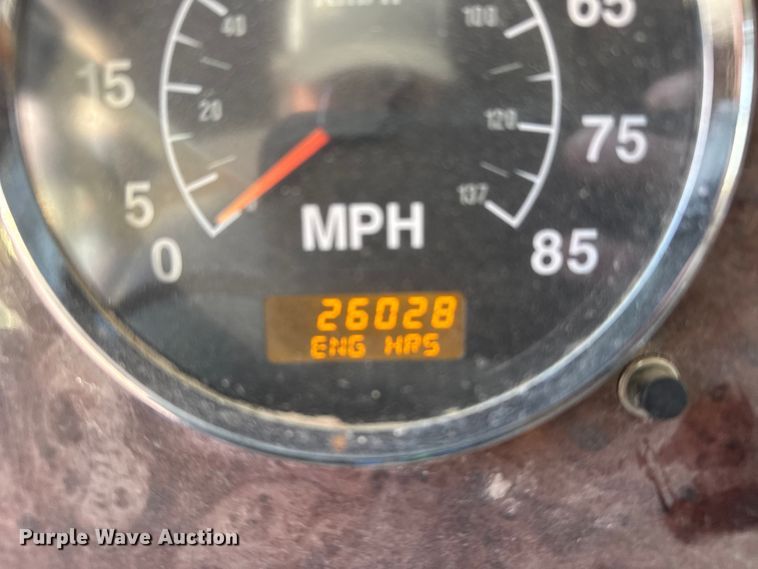 image for item FB0953 2005 International 9400i flatbed truck