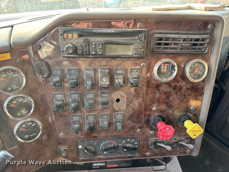 image for item FB0953 2005 International 9400i flatbed truck