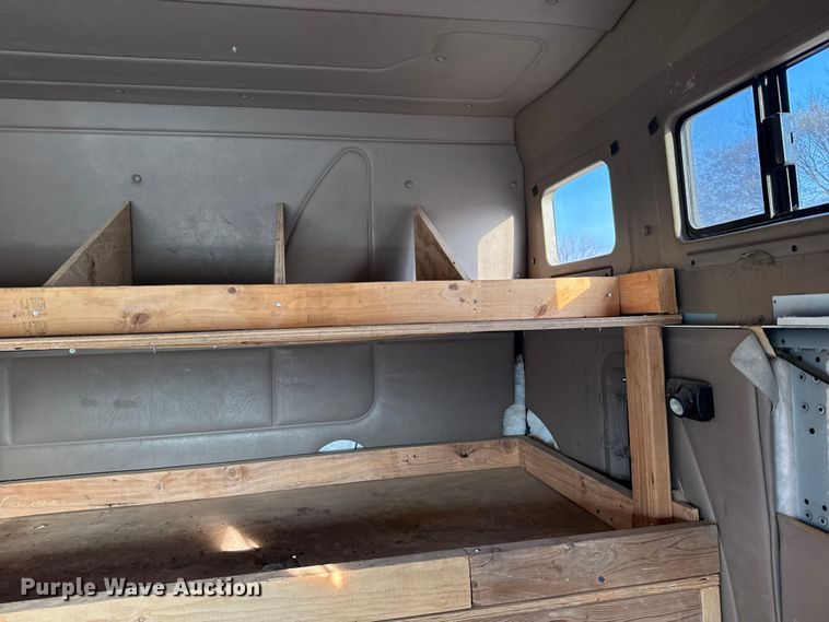 image for item FB0953 2005 International 9400i flatbed truck