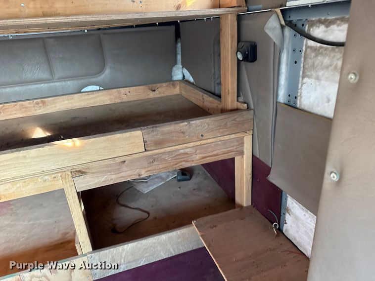 image for item FB0953 2005 International 9400i flatbed truck