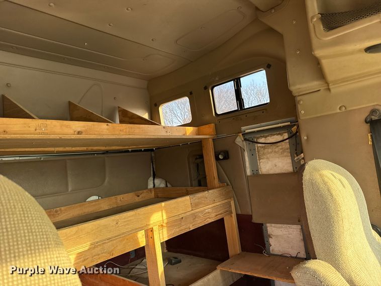 image for item FB0953 2005 International 9400i flatbed truck