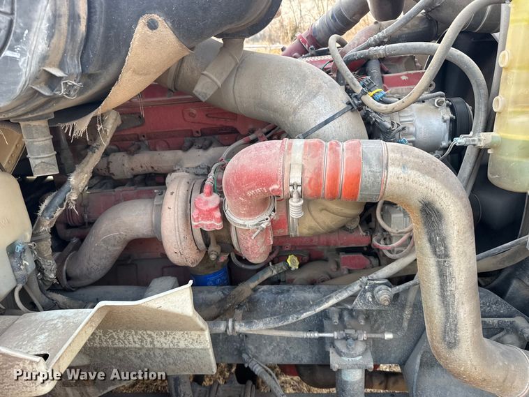 image for item FB0953 2005 International 9400i flatbed truck