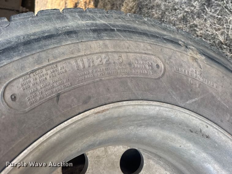 image for item FB0953 2005 International 9400i flatbed truck