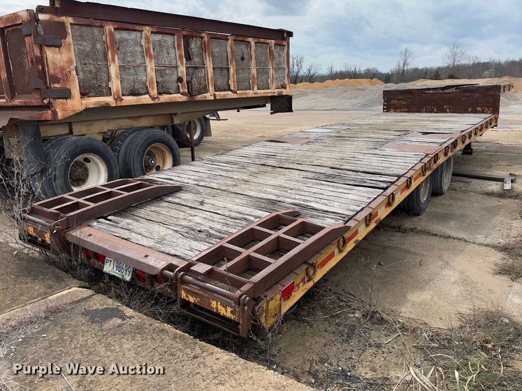 image for item FB3175 1986 Wisconsin 2535-22 drop deck equipment trailer