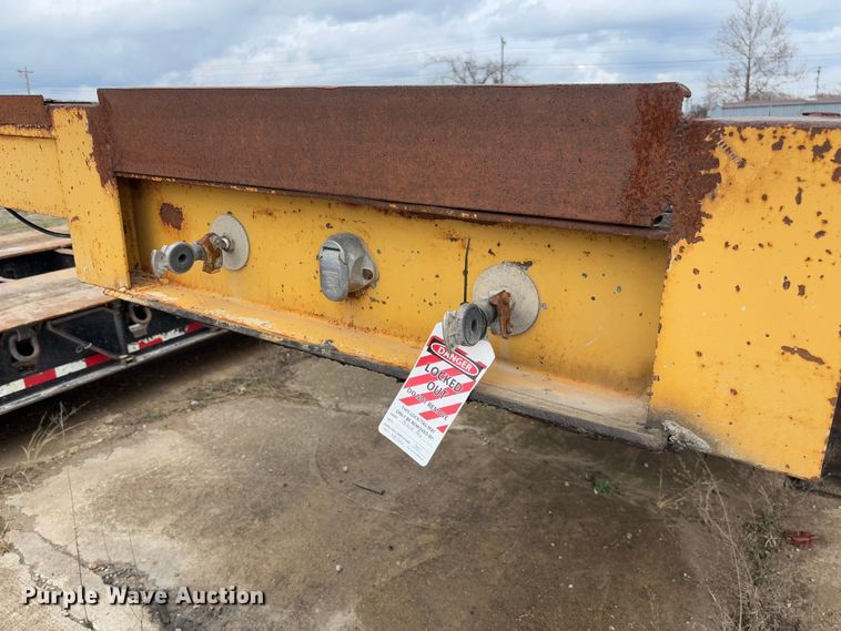 image for item FB3175 1986 Wisconsin 2535-22 drop deck equipment trailer