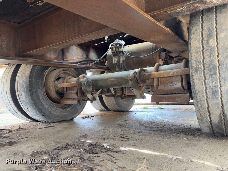 image for item FB3175 1986 Wisconsin 2535-22 drop deck equipment trailer