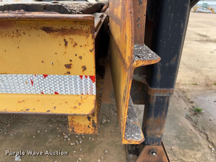 image for item FB3175 1986 Wisconsin 2535-22 drop deck equipment trailer