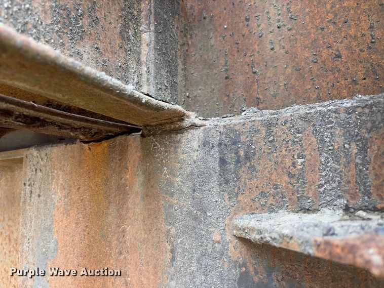 image for item FB3175 1986 Wisconsin 2535-22 drop deck equipment trailer