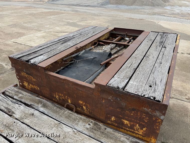 image for item FB3175 1986 Wisconsin 2535-22 drop deck equipment trailer