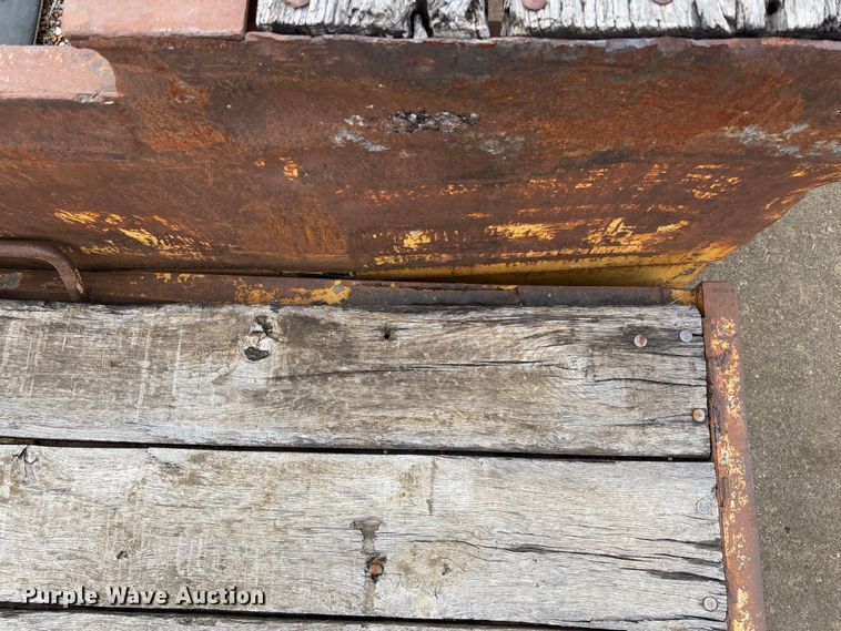 image for item FB3175 1986 Wisconsin 2535-22 drop deck equipment trailer