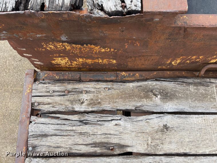 image for item FB3175 1986 Wisconsin 2535-22 drop deck equipment trailer