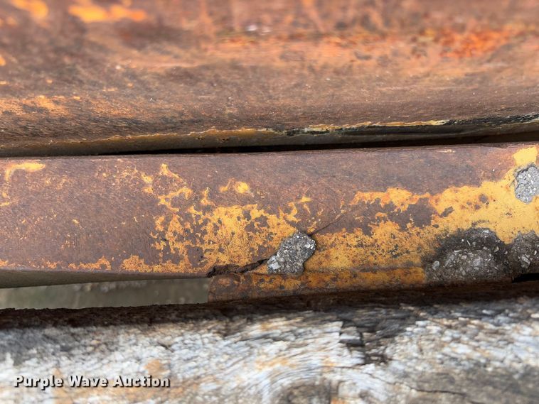 image for item FB3175 1986 Wisconsin 2535-22 drop deck equipment trailer