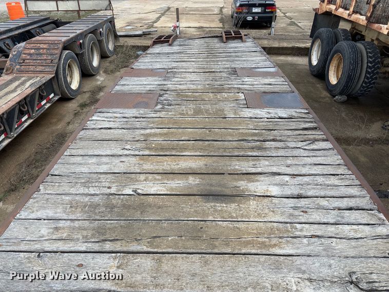 image for item FB3175 1986 Wisconsin 2535-22 drop deck equipment trailer