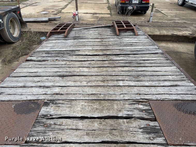 image for item FB3175 1986 Wisconsin 2535-22 drop deck equipment trailer