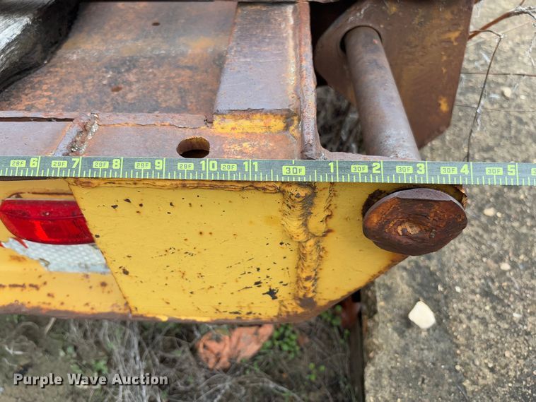 image for item FB3175 1986 Wisconsin 2535-22 drop deck equipment trailer