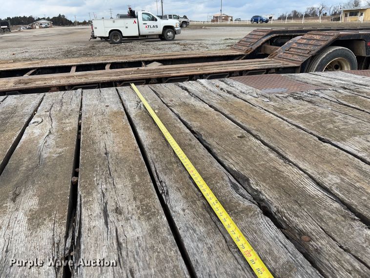 image for item FB3175 1986 Wisconsin 2535-22 drop deck equipment trailer