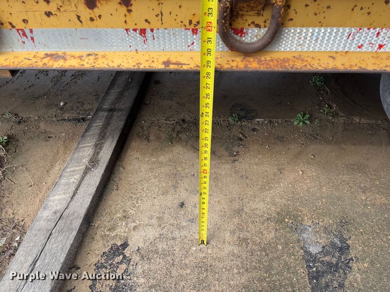 image for item FB3175 1986 Wisconsin 2535-22 drop deck equipment trailer