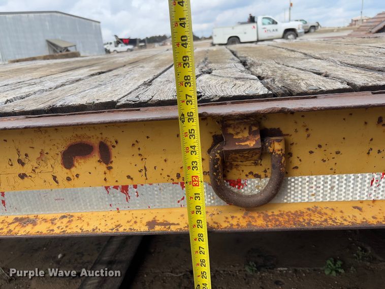 image for item FB3175 1986 Wisconsin 2535-22 drop deck equipment trailer
