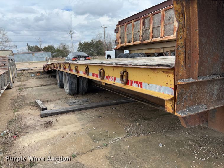 image for item FB3175 1986 Wisconsin 2535-22 drop deck equipment trailer