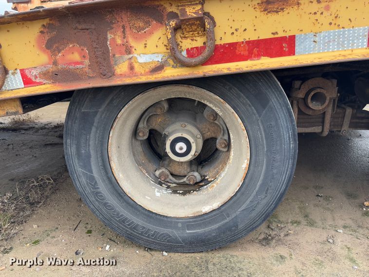 image for item FB3175 1986 Wisconsin 2535-22 drop deck equipment trailer