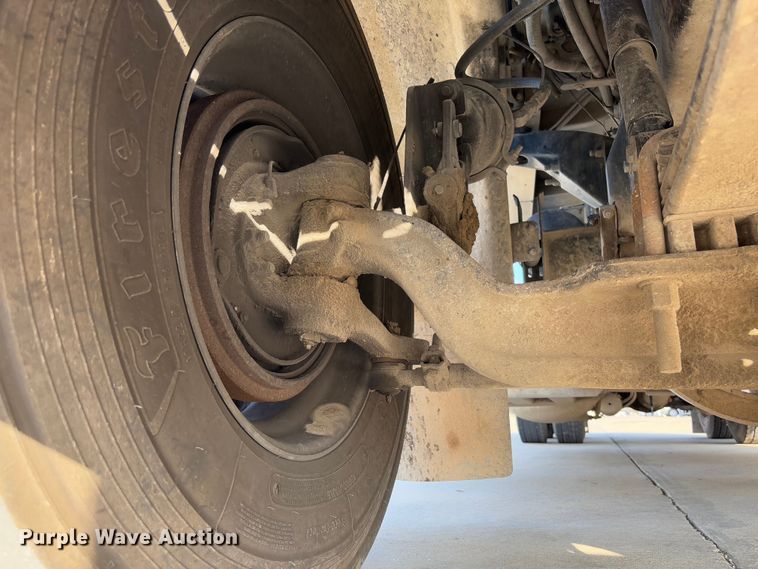 image for item FB3185 2000 Peterbilt 378 semi truck