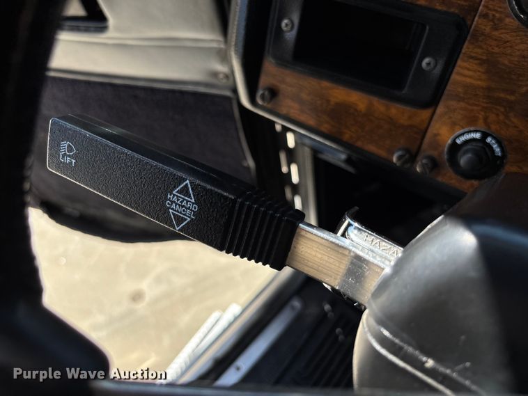 image for item FB3185 2000 Peterbilt 378 semi truck