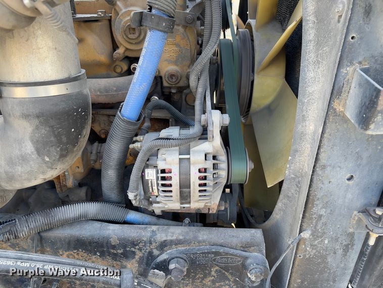 image for item FB3185 2000 Peterbilt 378 semi truck