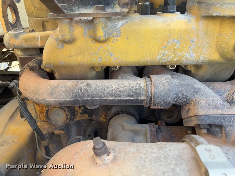 image for item FB3185 2000 Peterbilt 378 semi truck