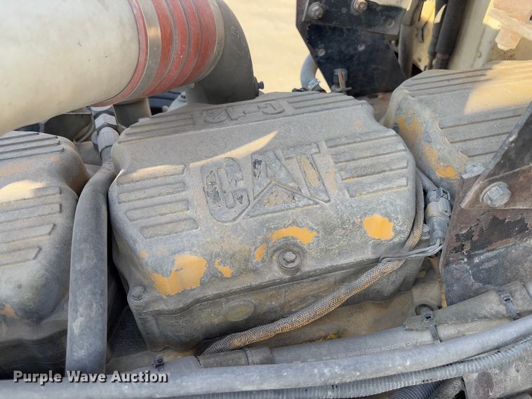 image for item FB3185 2000 Peterbilt 378 semi truck