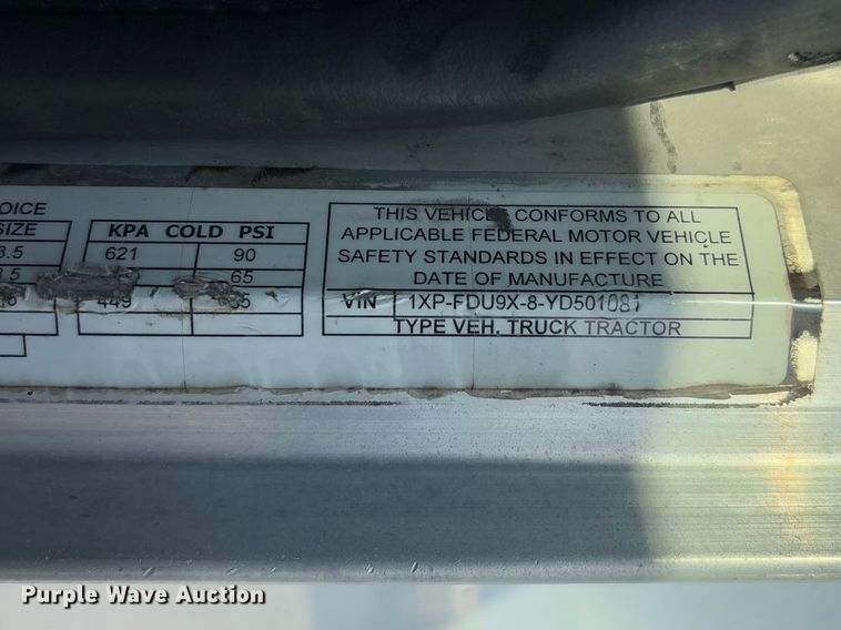 image for item FB3185 2000 Peterbilt 378 semi truck