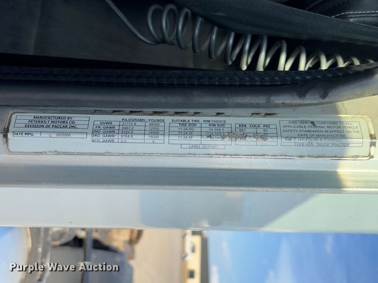 image for item FB3185 2000 Peterbilt 378 semi truck
