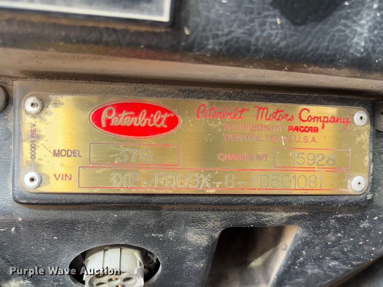 image for item FB3185 2000 Peterbilt 378 semi truck