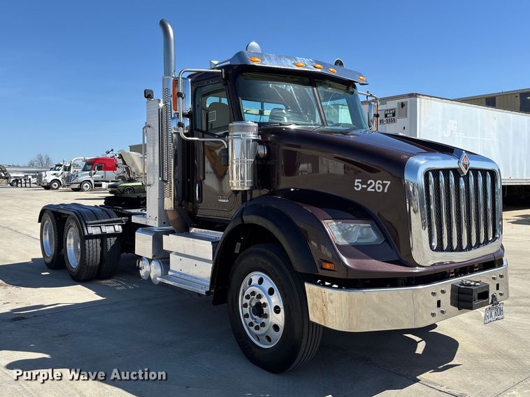 image for item FB3190 2018 International HX620 semi truck