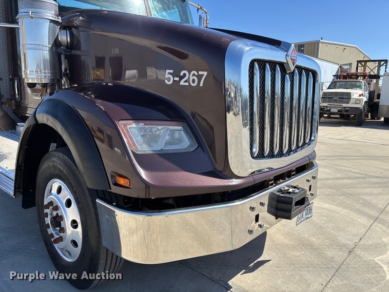 image for item FB3190 2018 International HX620 semi truck