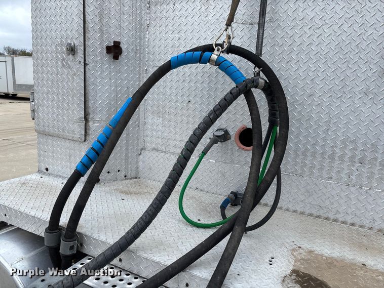 image for item FB3190 2018 International HX620 semi truck