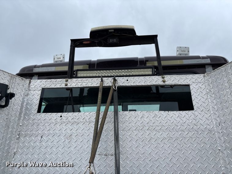 image for item FB3190 2018 International HX620 semi truck