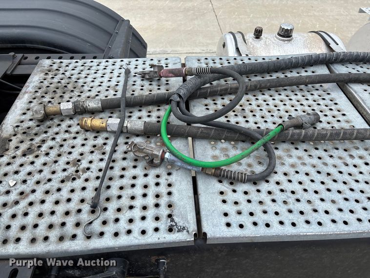 image for item FB3190 2018 International HX620 semi truck