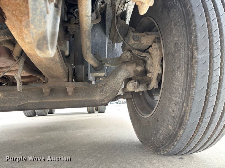 image for item FB3190 2018 International HX620 semi truck