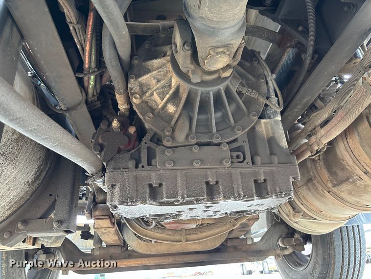 image for item FB3190 2018 International HX620 semi truck