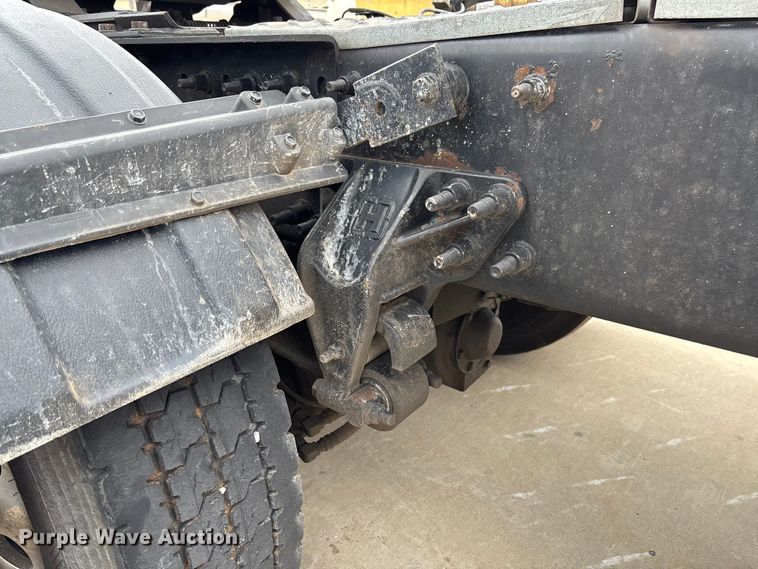 image for item FB3190 2018 International HX620 semi truck