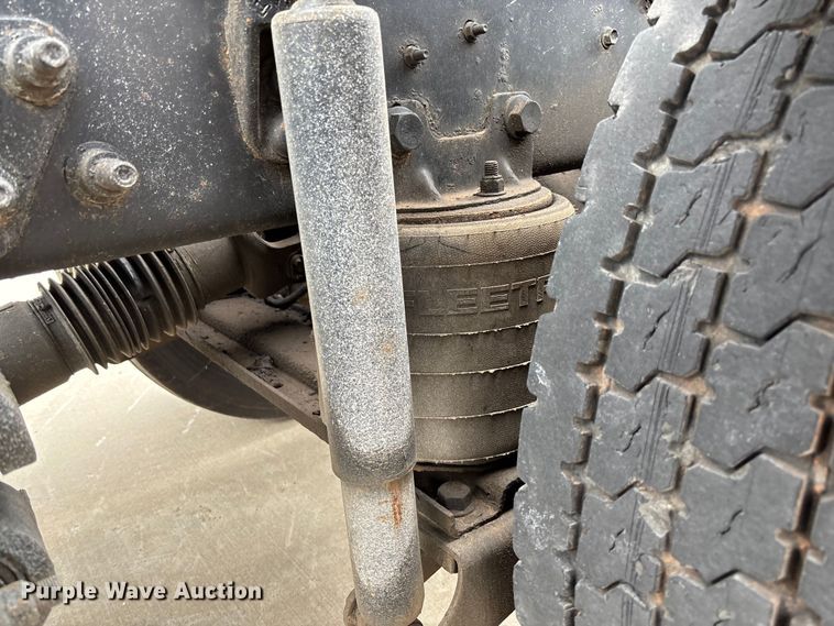 image for item FB3190 2018 International HX620 semi truck