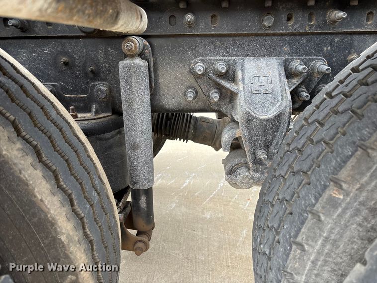 image for item FB3190 2018 International HX620 semi truck